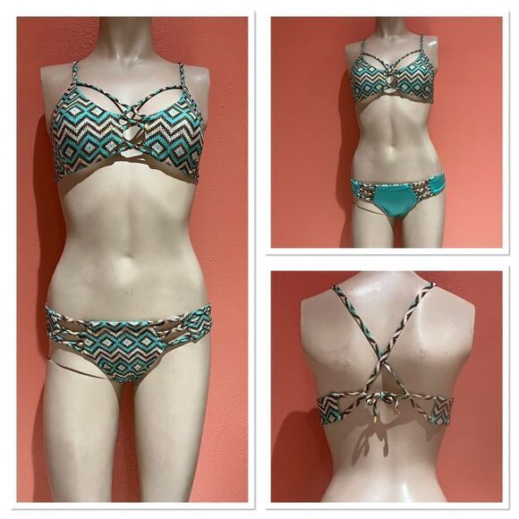 BEACH BUNNY BIKINI SET!!  - Picture 1 of 13